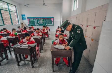 义务支教18年，他是门巴孩子心中的