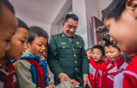 义务支教18年，他是门巴孩子心中的